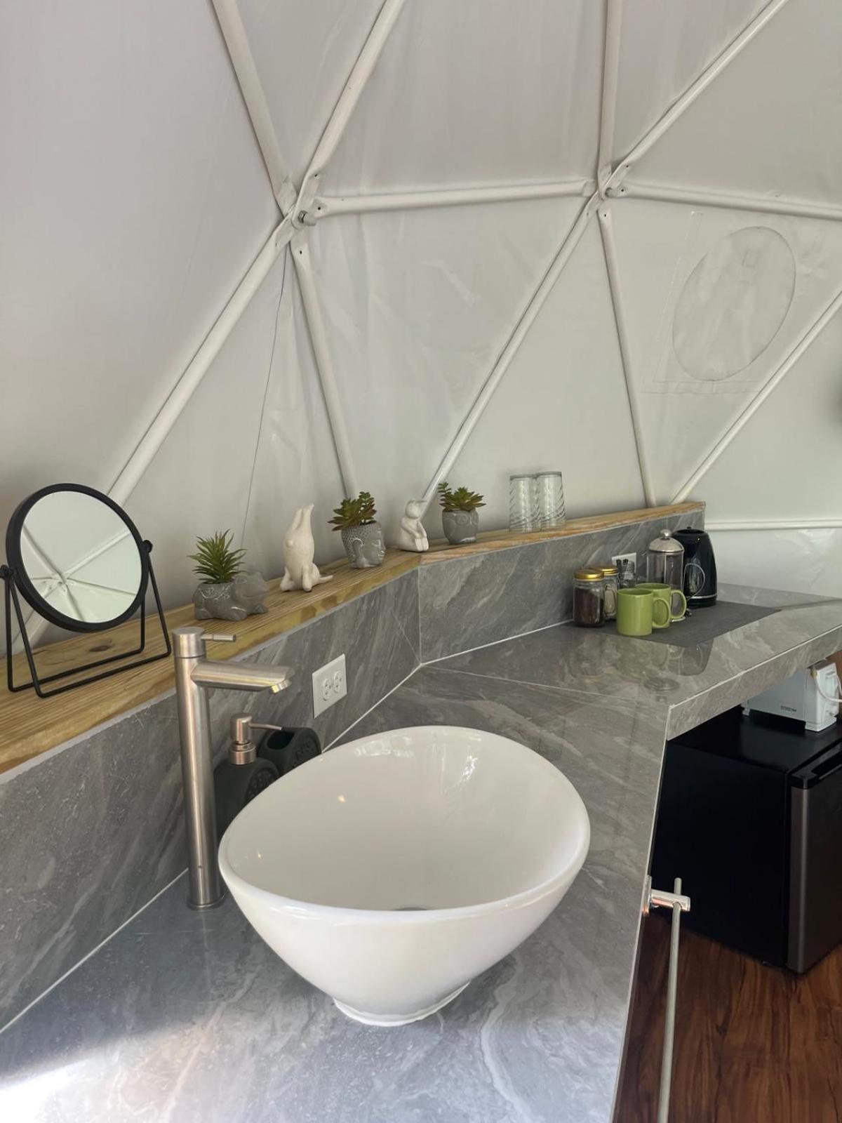 La Comarca River Glamping Dome Near Manuel Antonio Dış mekan fotoğraf