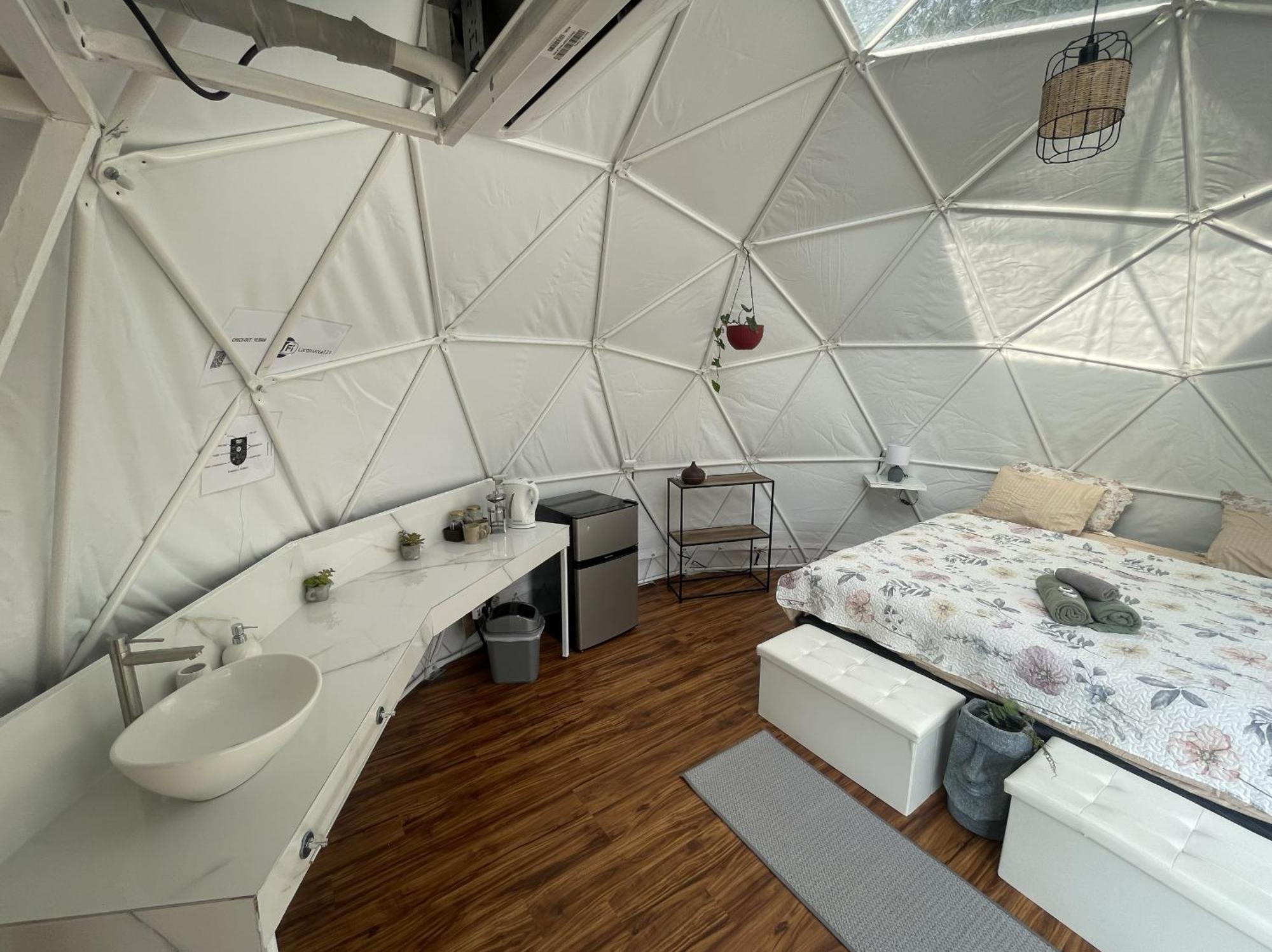 La Comarca River Glamping Dome Near Manuel Antonio Dış mekan fotoğraf