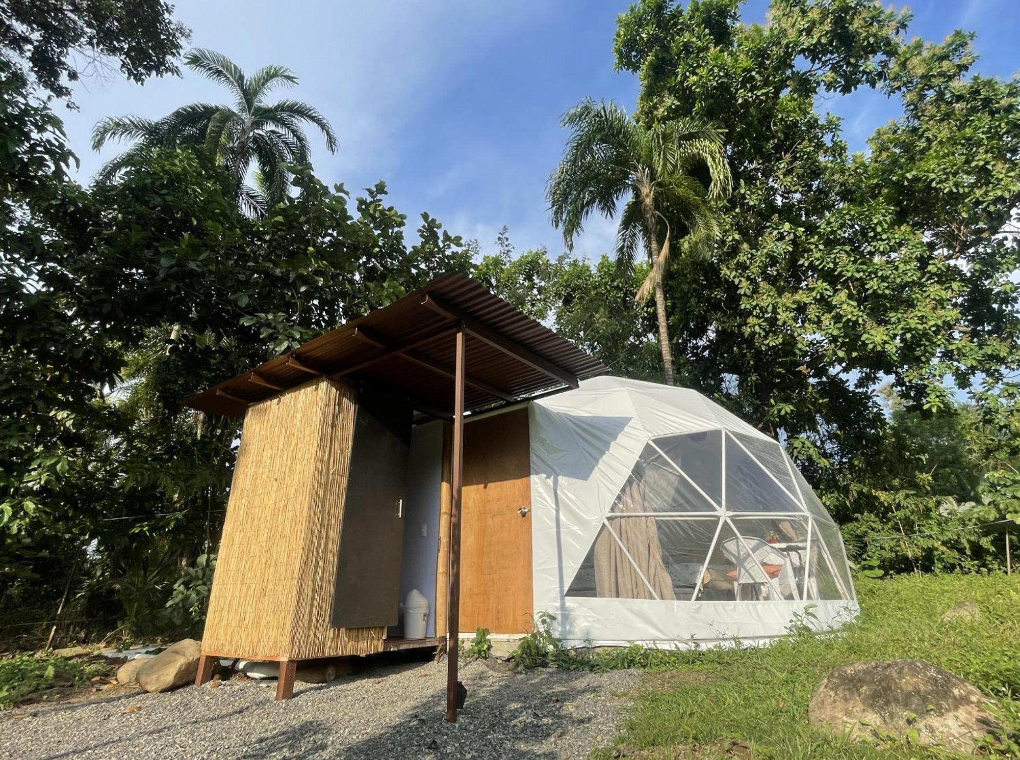 La Comarca River Glamping Dome Near Manuel Antonio Dış mekan fotoğraf